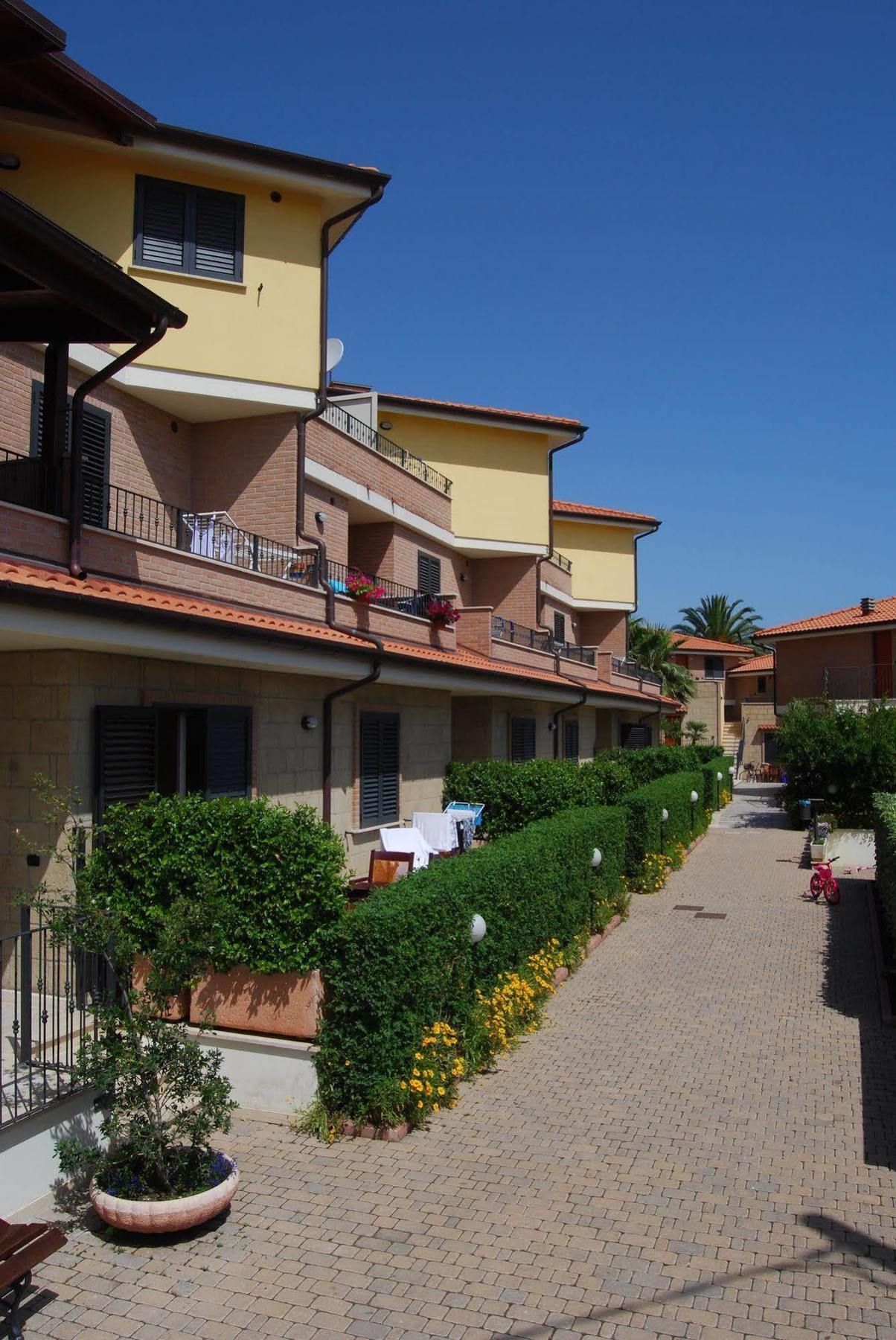 Residence Il Borgo Tortoreto Buitenkant foto