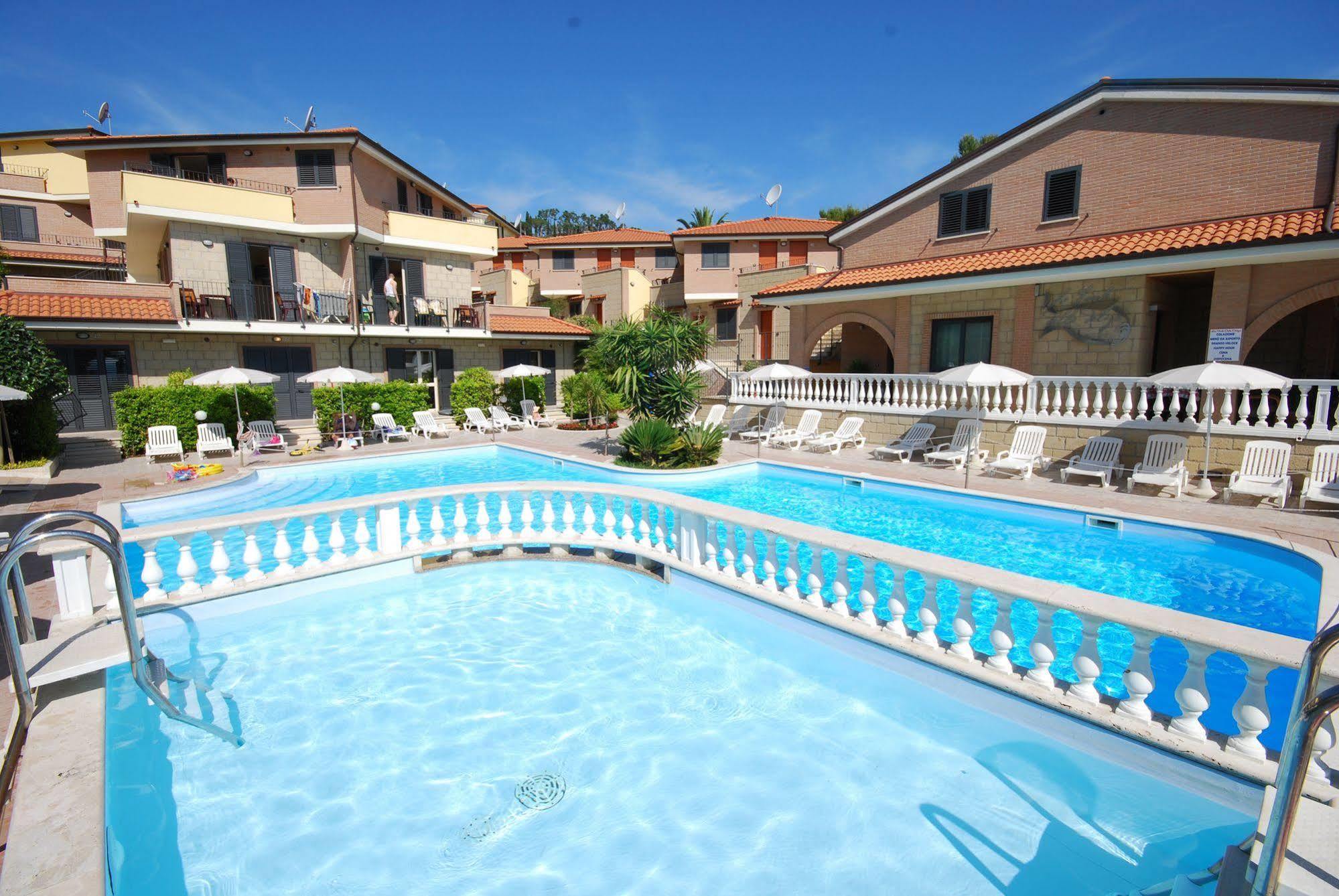 Residence Il Borgo Tortoreto Buitenkant foto